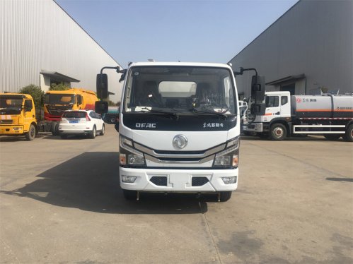 國(guó)六東風(fēng)小多利卡洗掃車(chē)